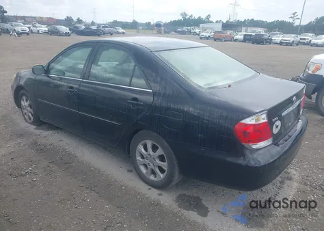 2005 Toyota Camry Xle V6 z USA, uszkodzony, nr VIN 4T1BF30K55U085939